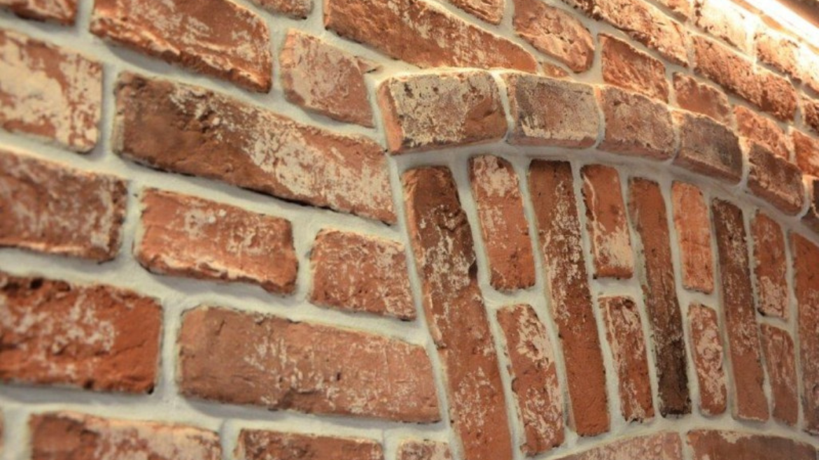 tip-image-Cegła na ścianie, czyli 5 pomysłów na ponadczasowe aranżacje